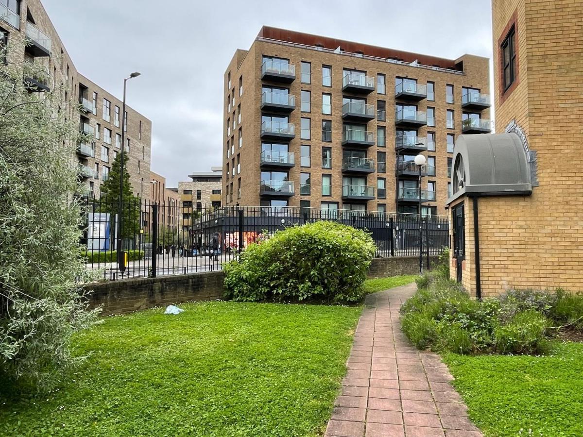 Surrey Docks Se16 Near Canada Water N Easy Access Canary Wharf Лондон Экстерьер фото